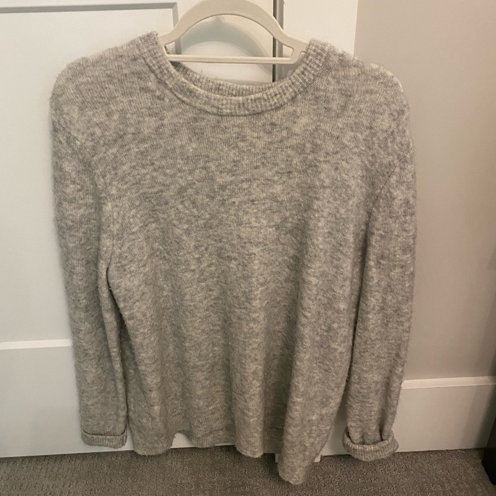Banana republic heathered gray sweater